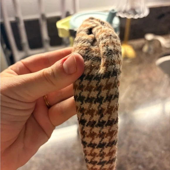 LIKE NEW J. Crew Stylish Brown Wool Houndstooth Knotted Headband - Picture 3 of 7